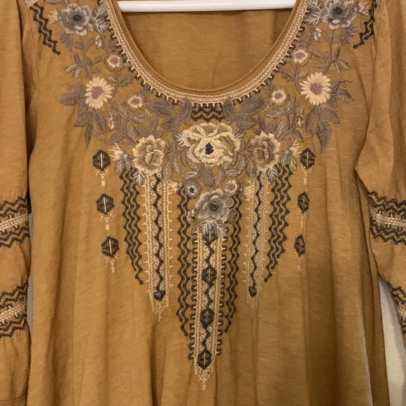 Johnny Was embroidered top - Picture 3 of 14